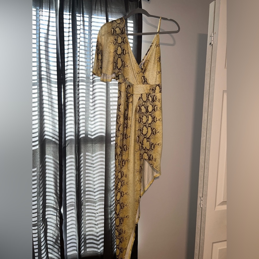 Fashion Nova Sexy Snakeskin dress